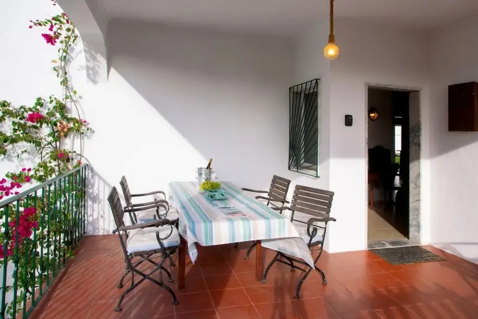 Fig Tree Family House w 4 Bedrooms, Garden & Pool