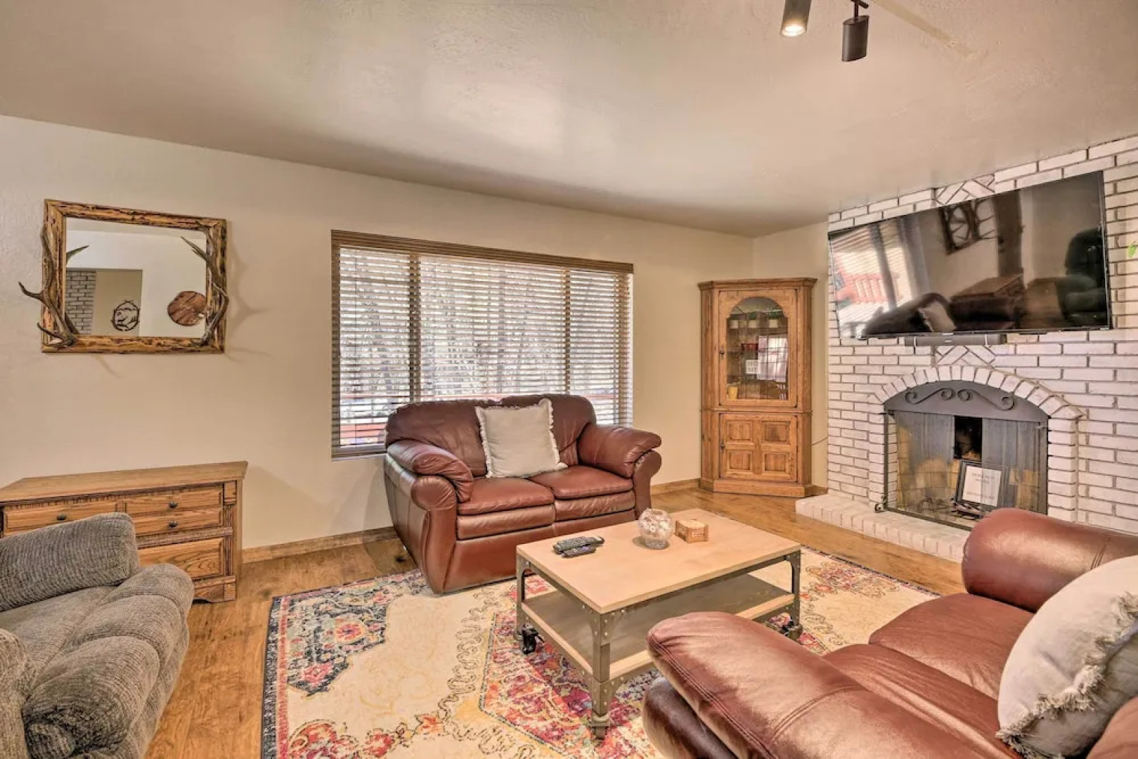 32 Mi to Sunrise Park: White Mountain Retreat