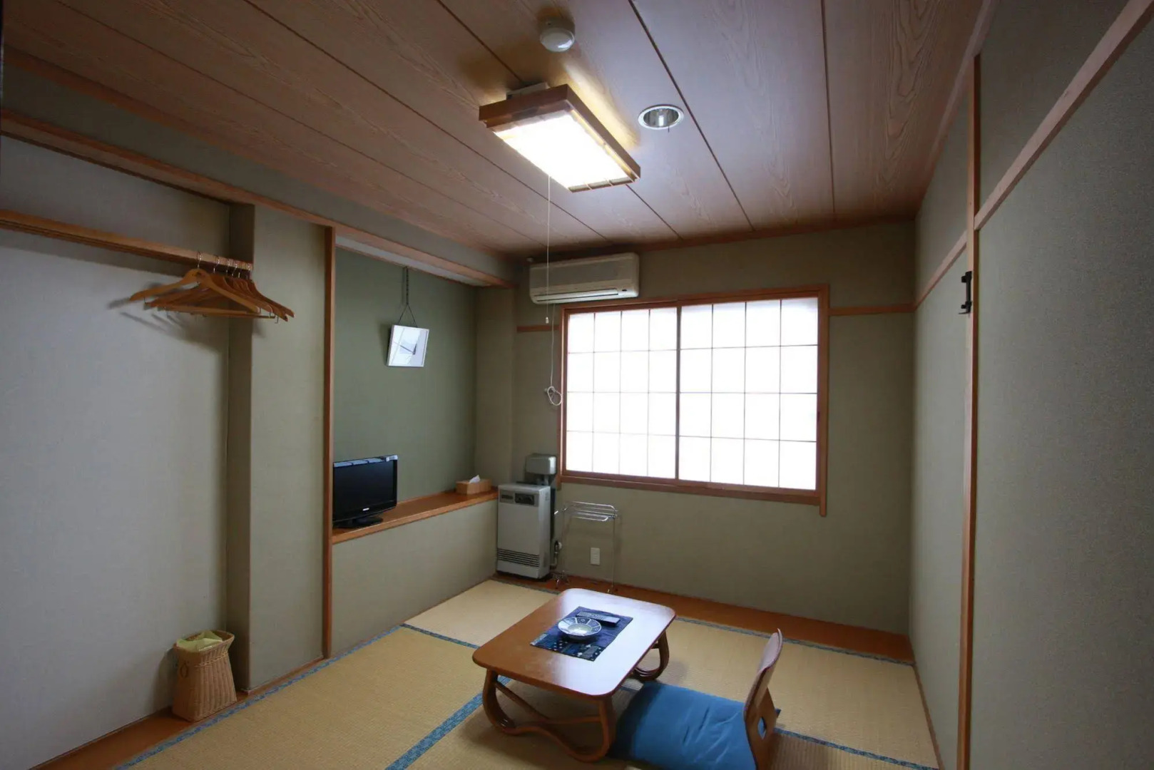 Nozawaonsen Azegamikan