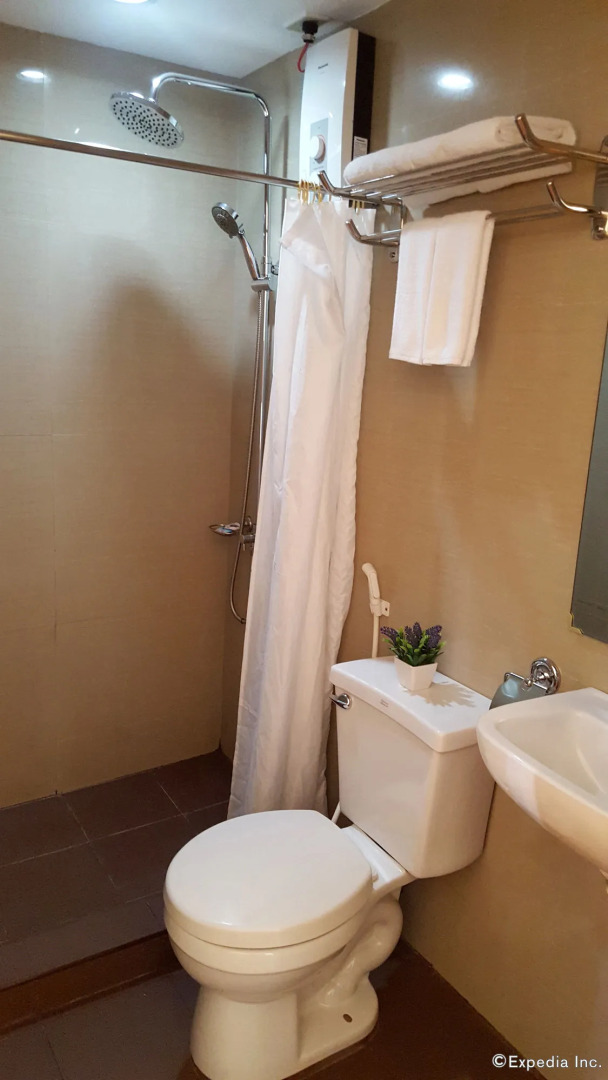 Makati Riverside Inn