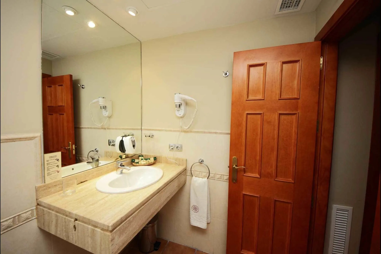 Hotel Chateau Vinasoro