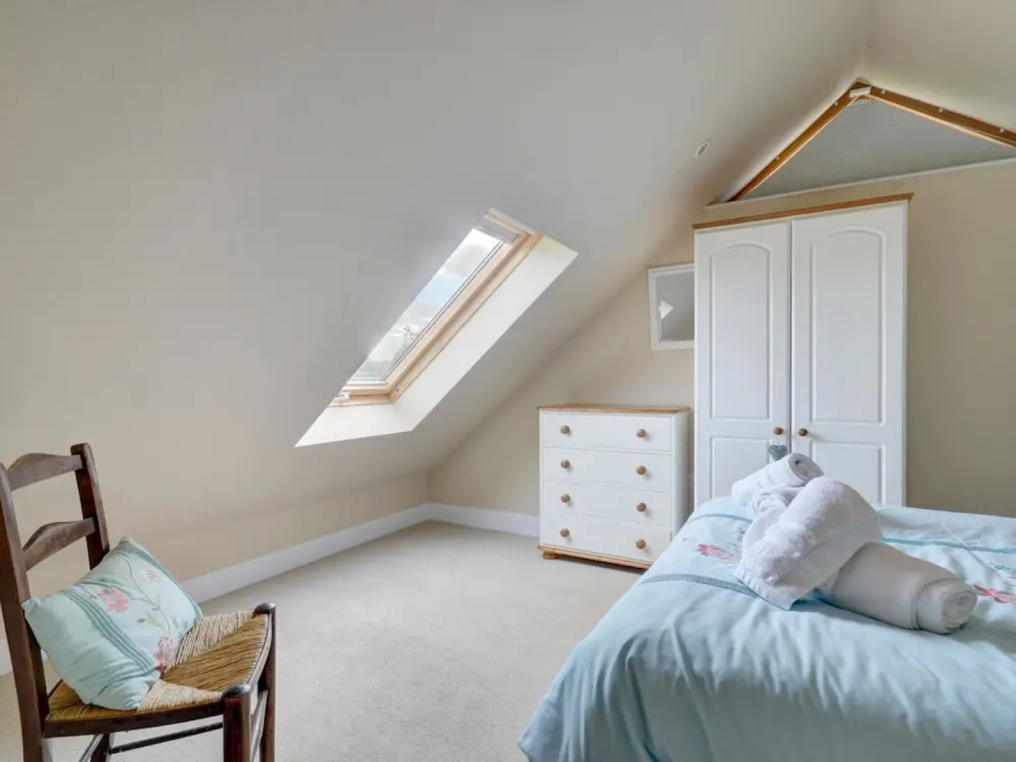 Large, Modern Farmhouse in Umberleigh, With Heigh Ceilings and Beautiful Terrace