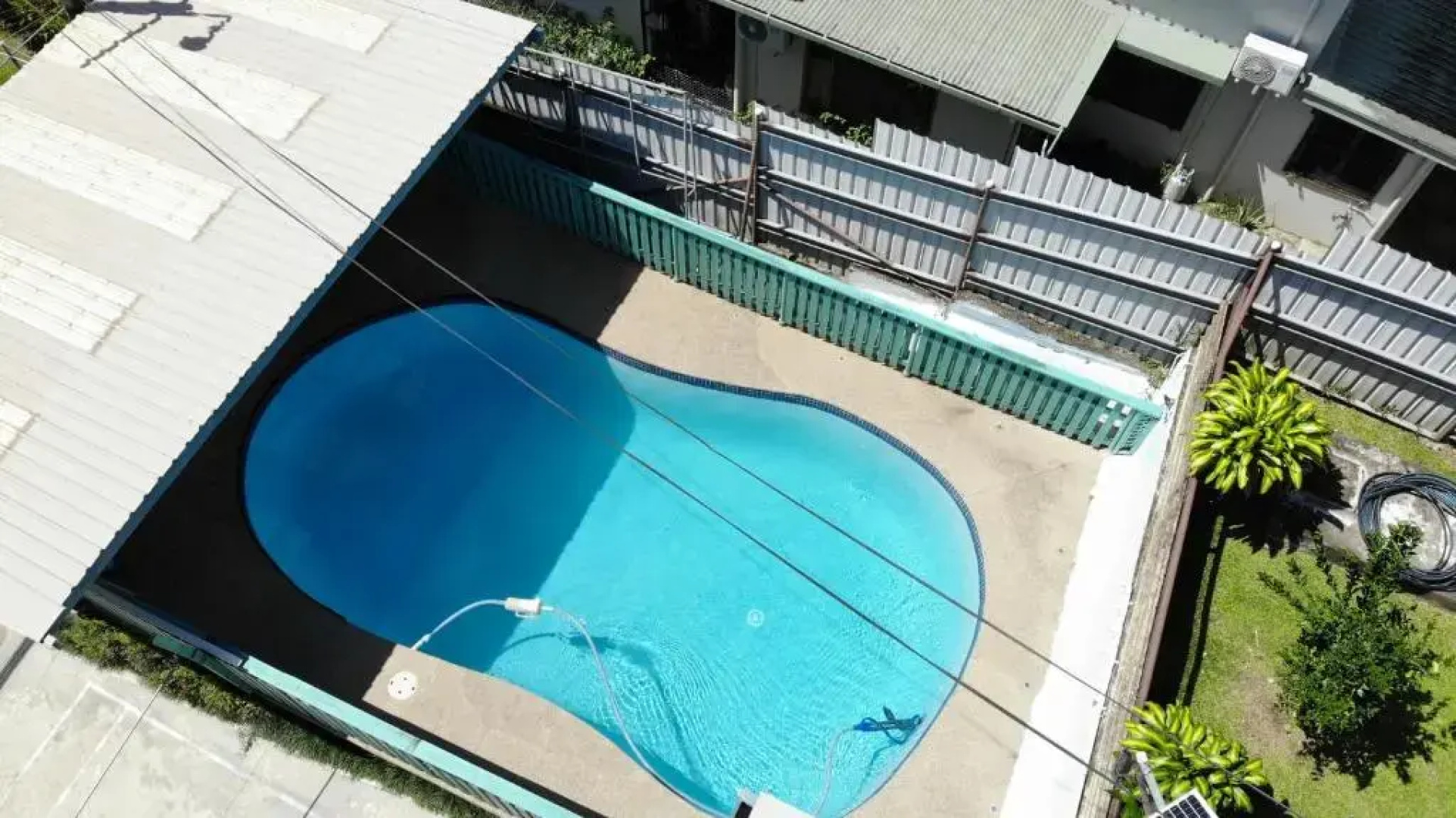 Cosy 2 bedroom unit with pool,Wifi parking