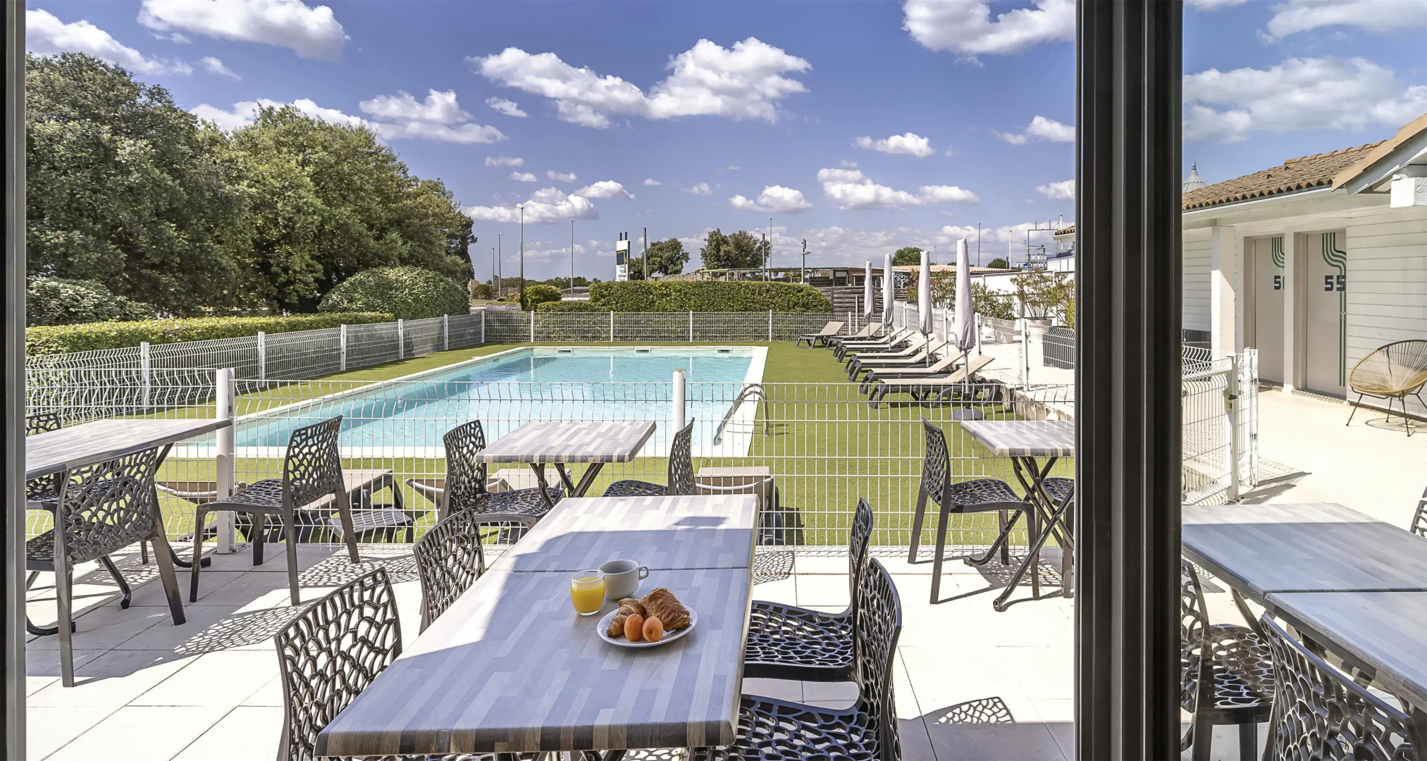 Sure Hotel by Best Western Nimes Est