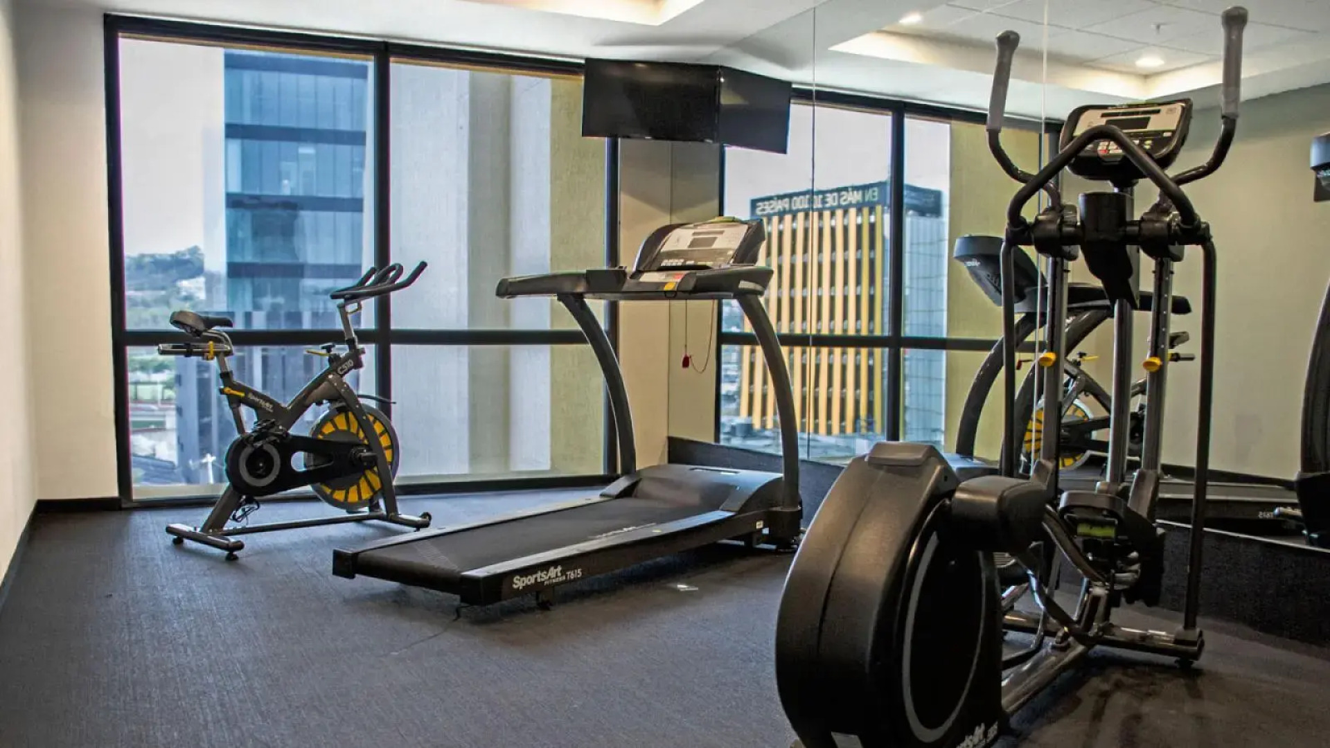 City Express Plus by Marriott Monterrey Galerias