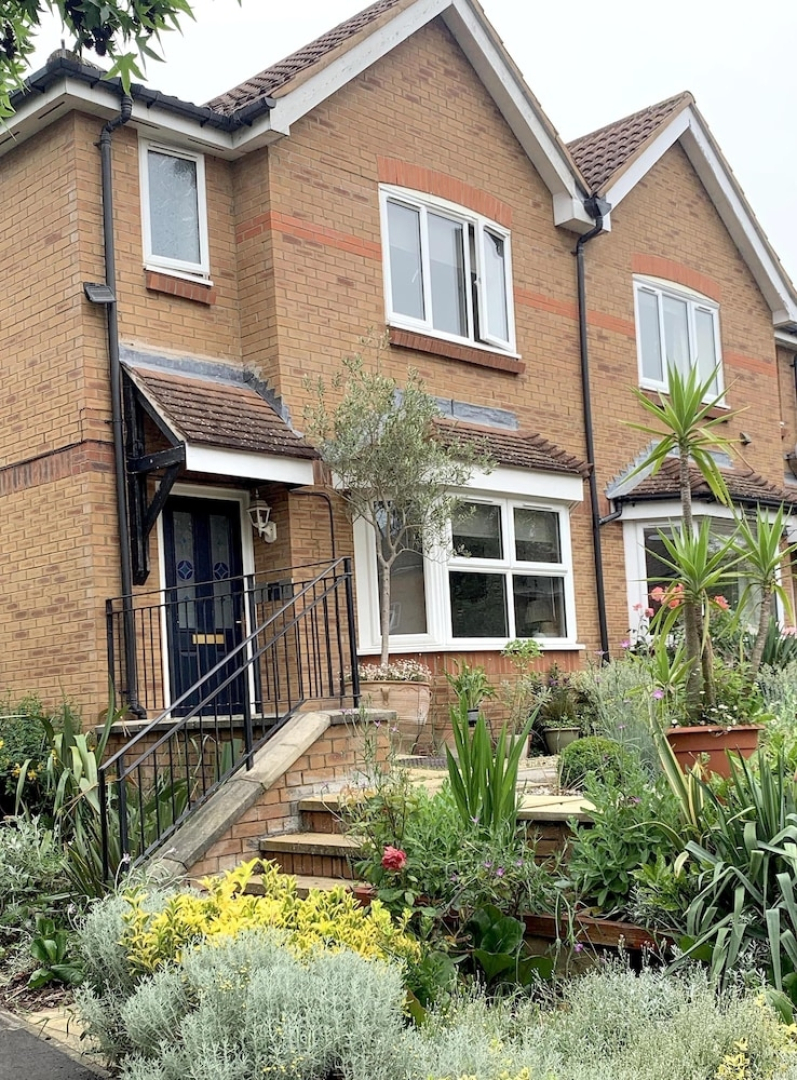 Cosy Lock House 15min Warner Bros Studio