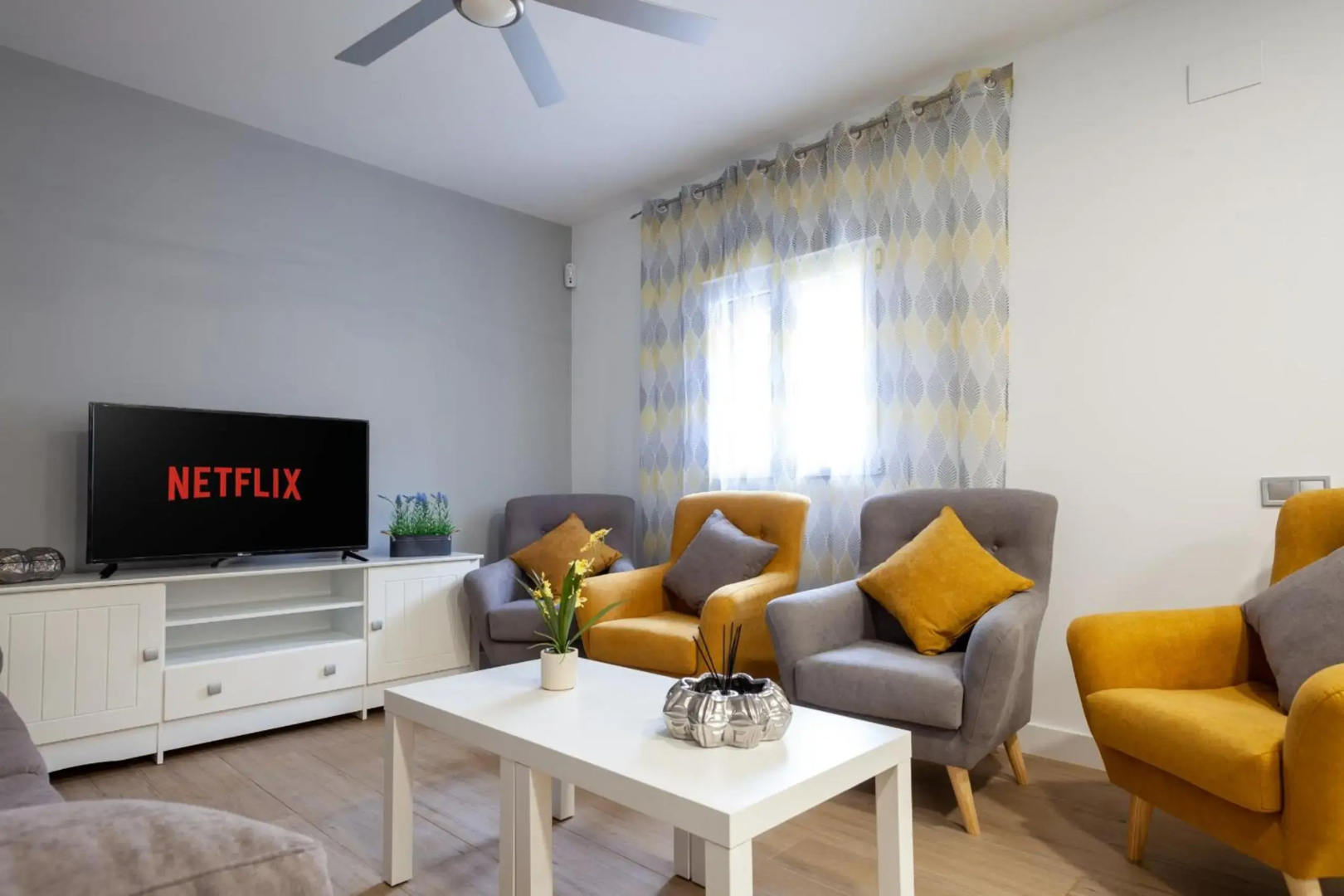 Casa grande en Bullas con piscina, jacuzzi y sala de juegos