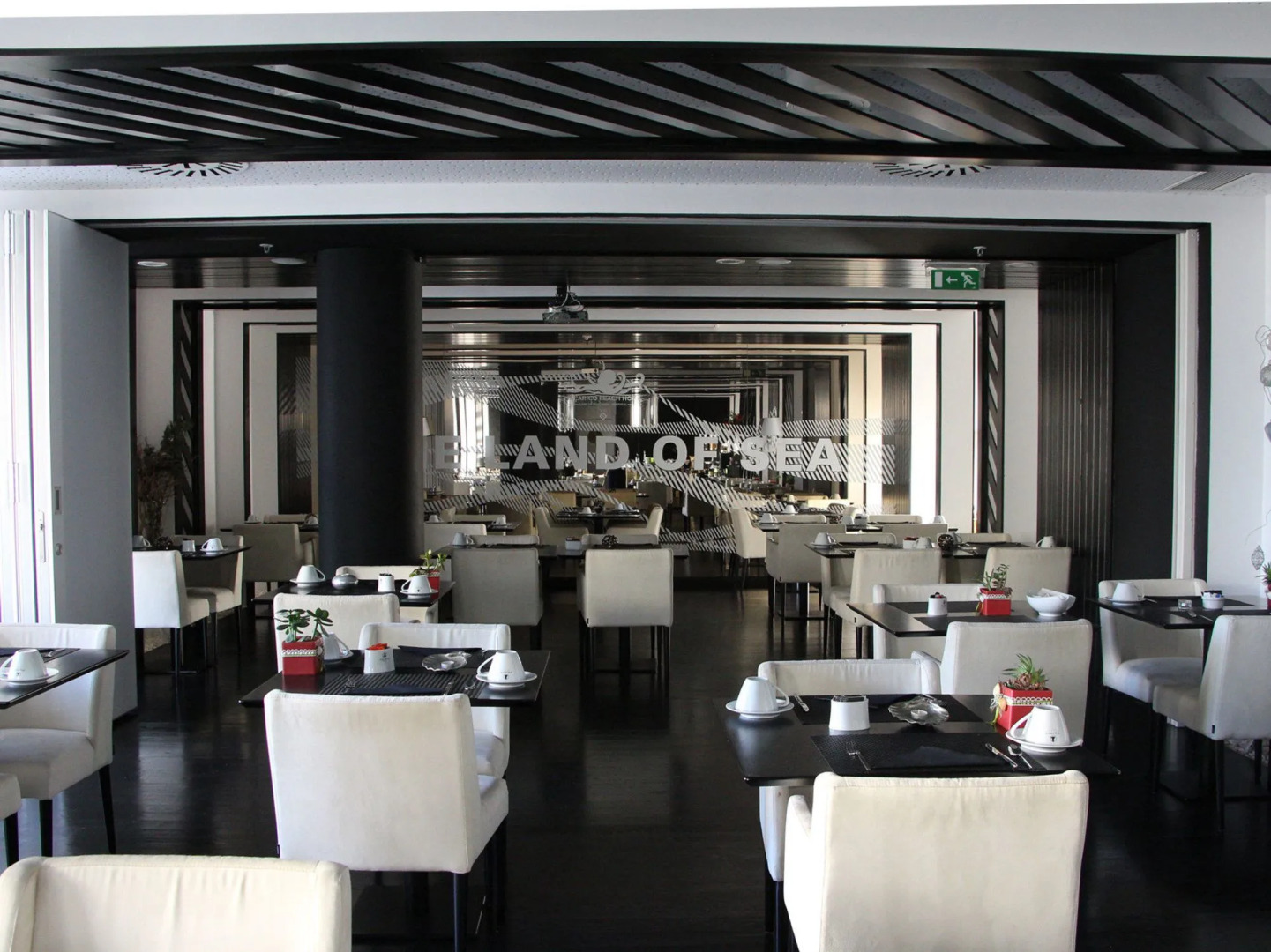 Maçarico Beach Hotel