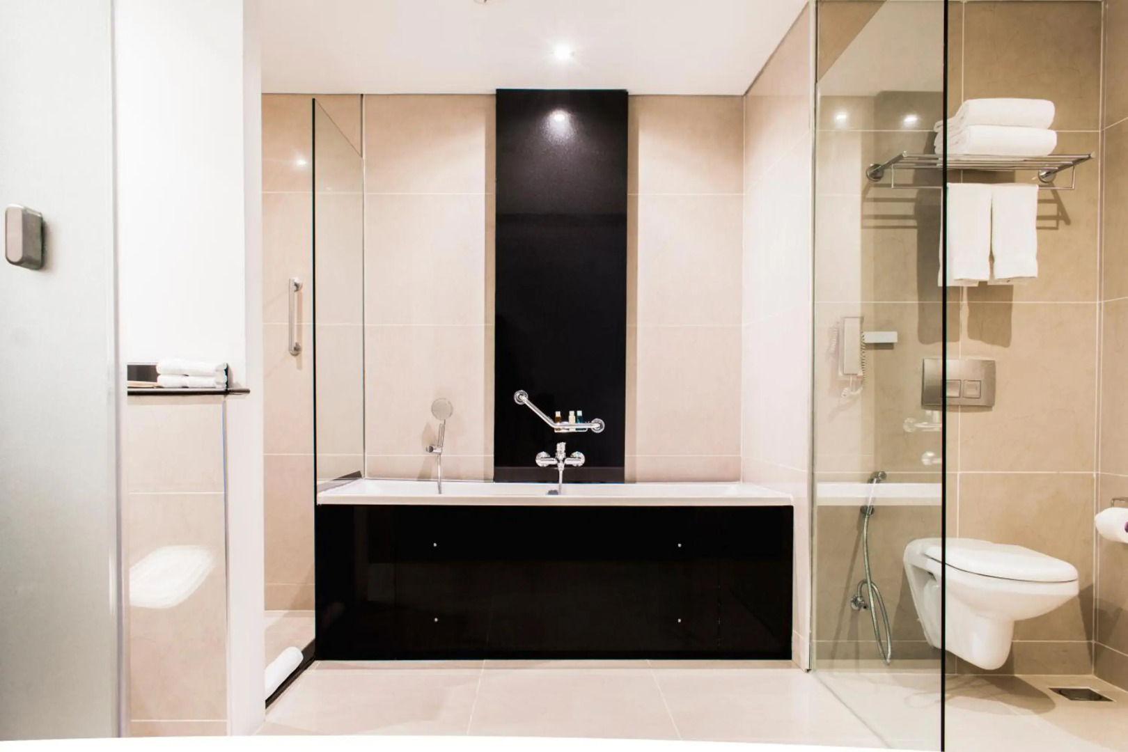 Отель Onomo Dar es Salaam