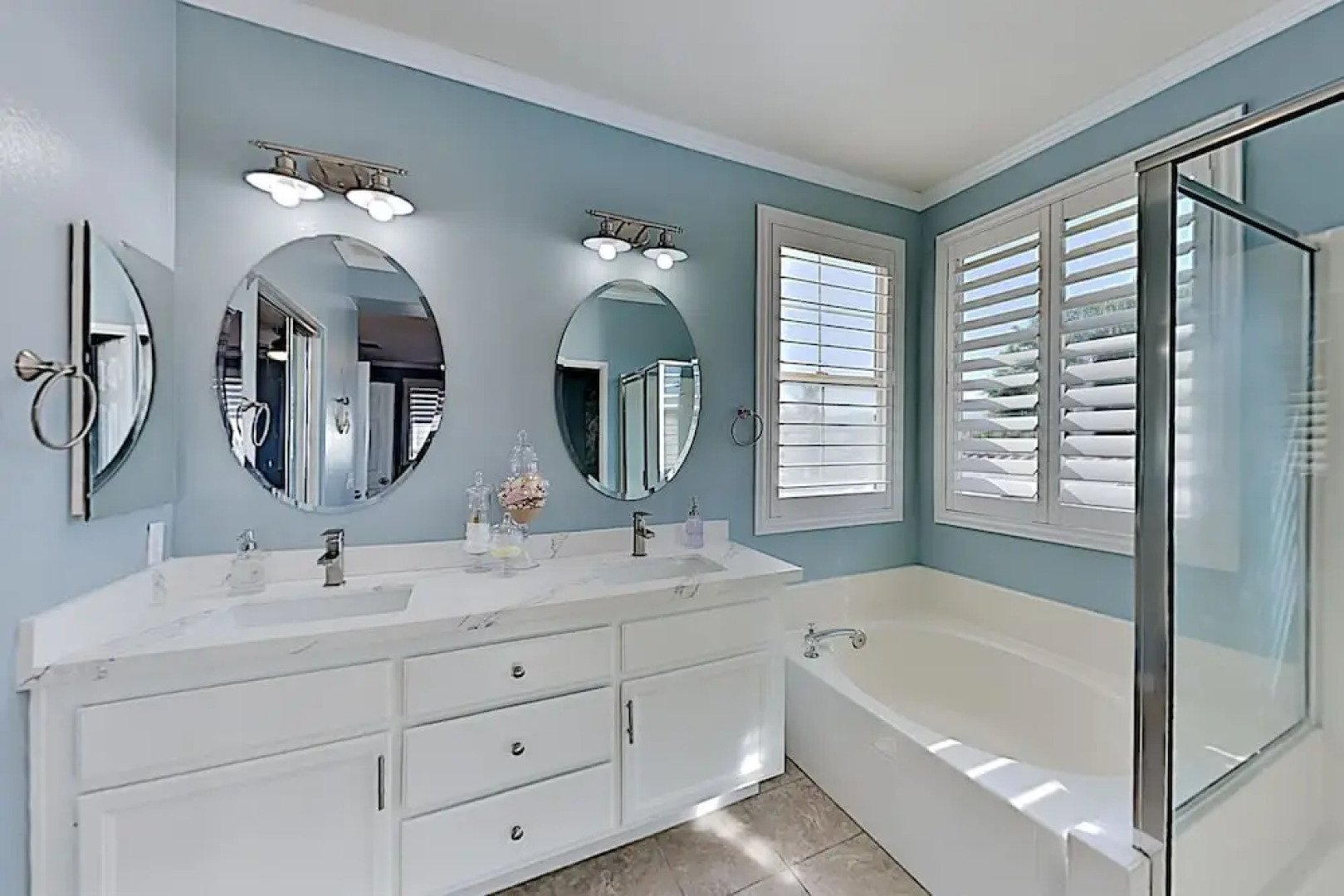 2399chat 4 Bedroom Home