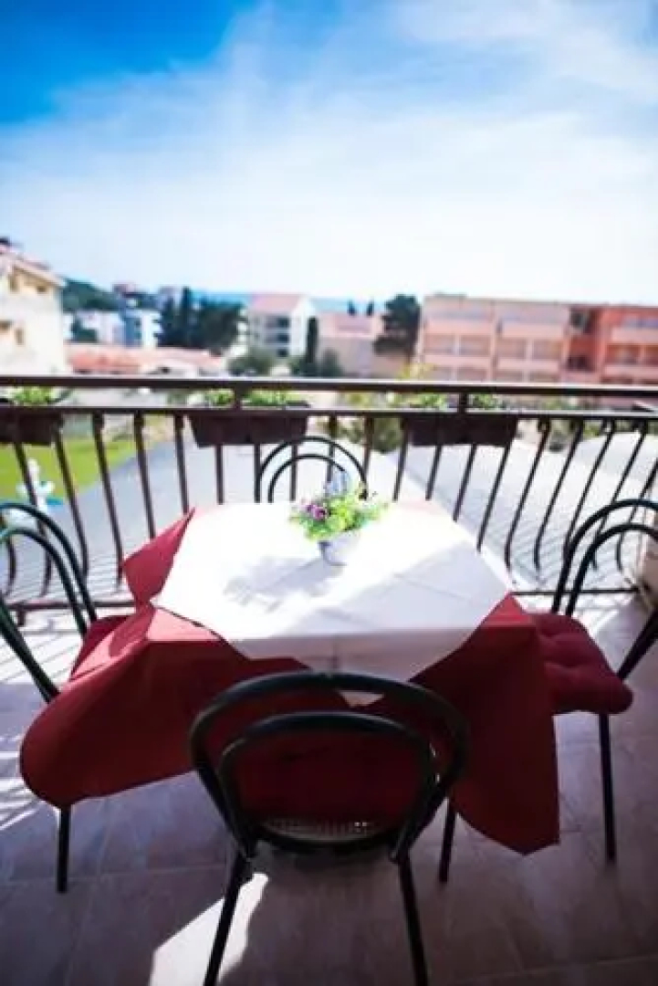 Apartmani Sutic & Restaurant San