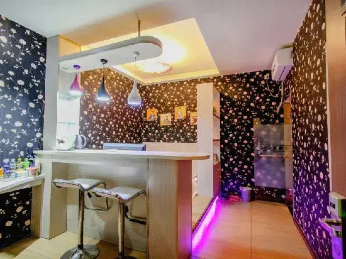 Daqing Zhichingchun Holiday Hotel (Baicheng Railway Station)