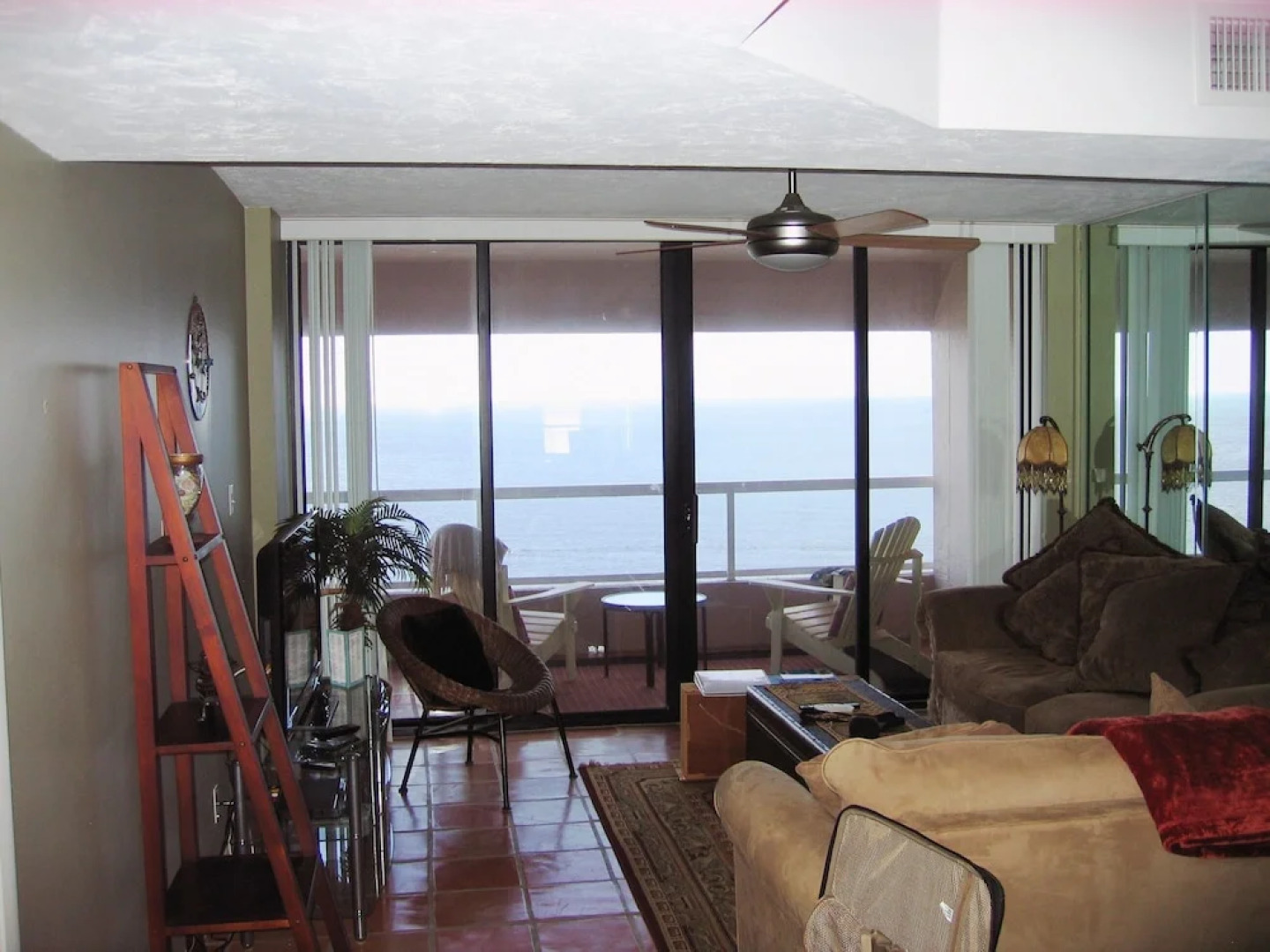 Crescent Beach Club 14C Apartment