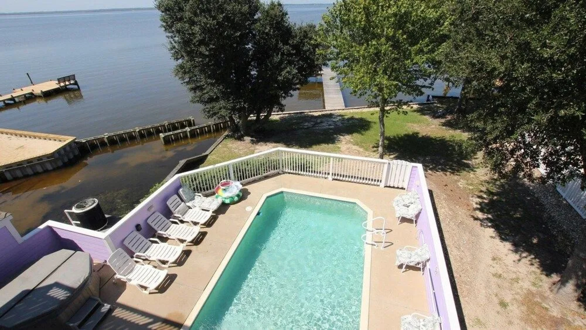 Sound and Color - 8 Br Home