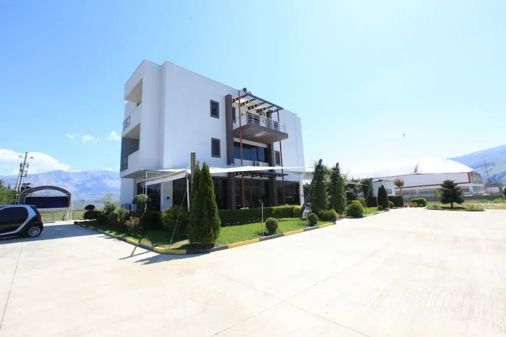 White Palace Hotel