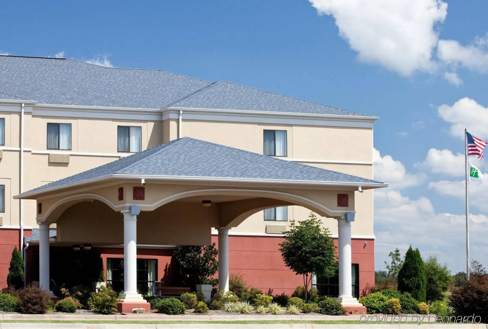 Holiday Inn Express & Suites Lonoke by IHG