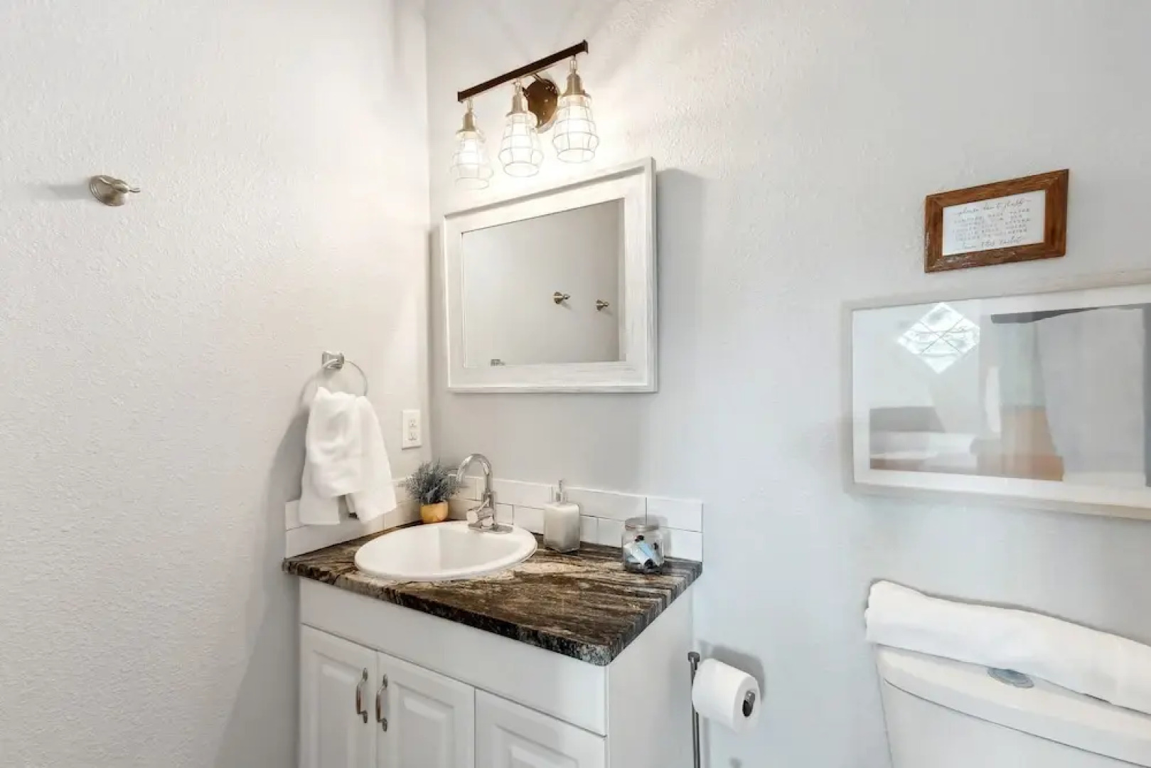 Family-friendly Pensacola Home < 1 Mi to Beach!