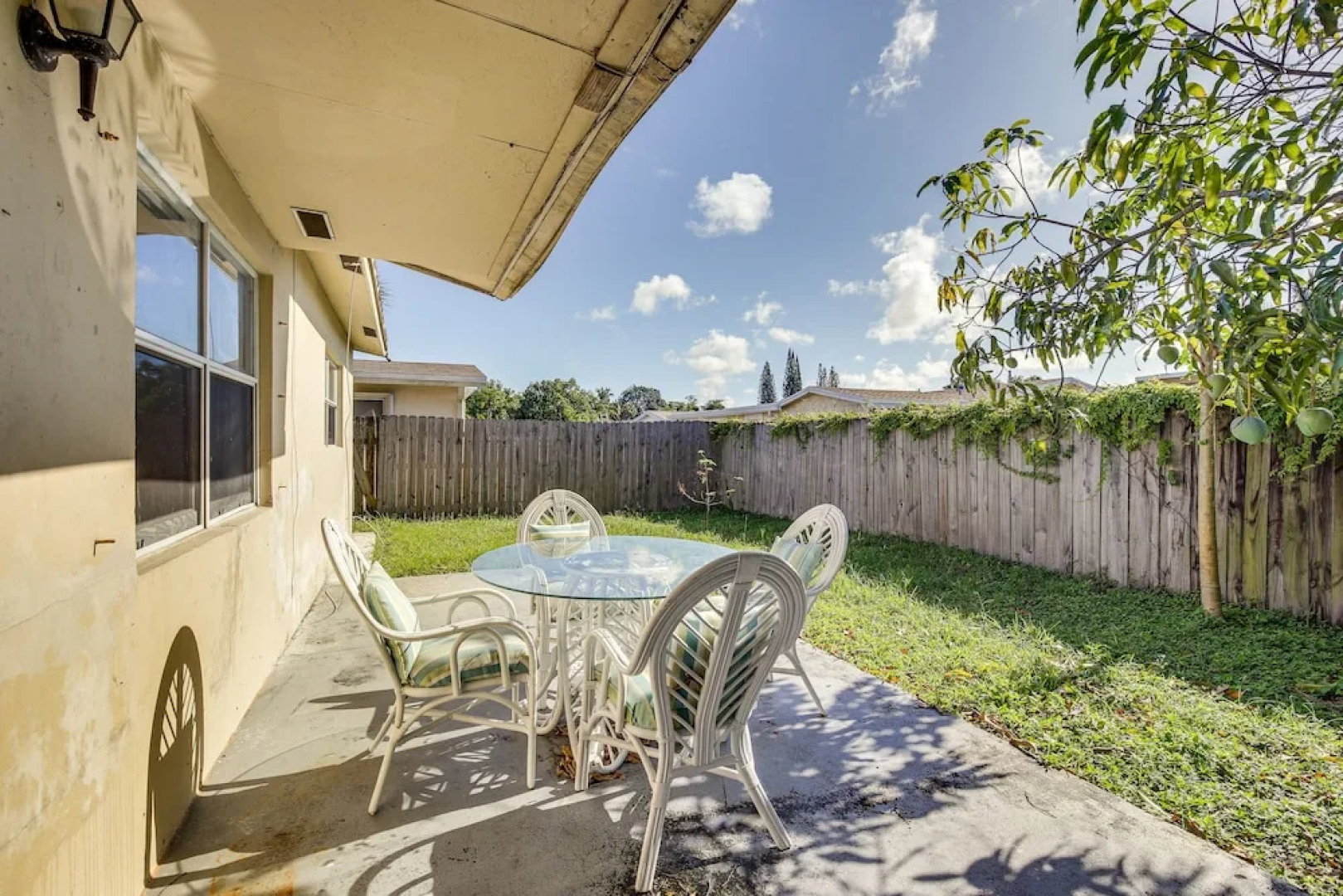 North Lauderdale Vacation Rental: 8 Mi to Beach!