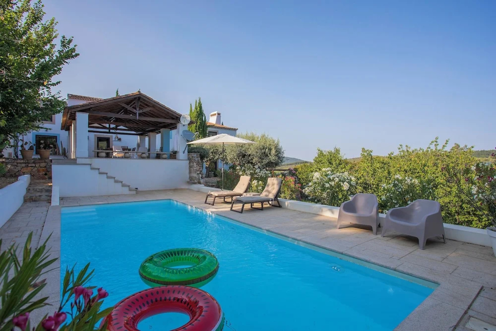 Local 9 - Casa do chapim azul