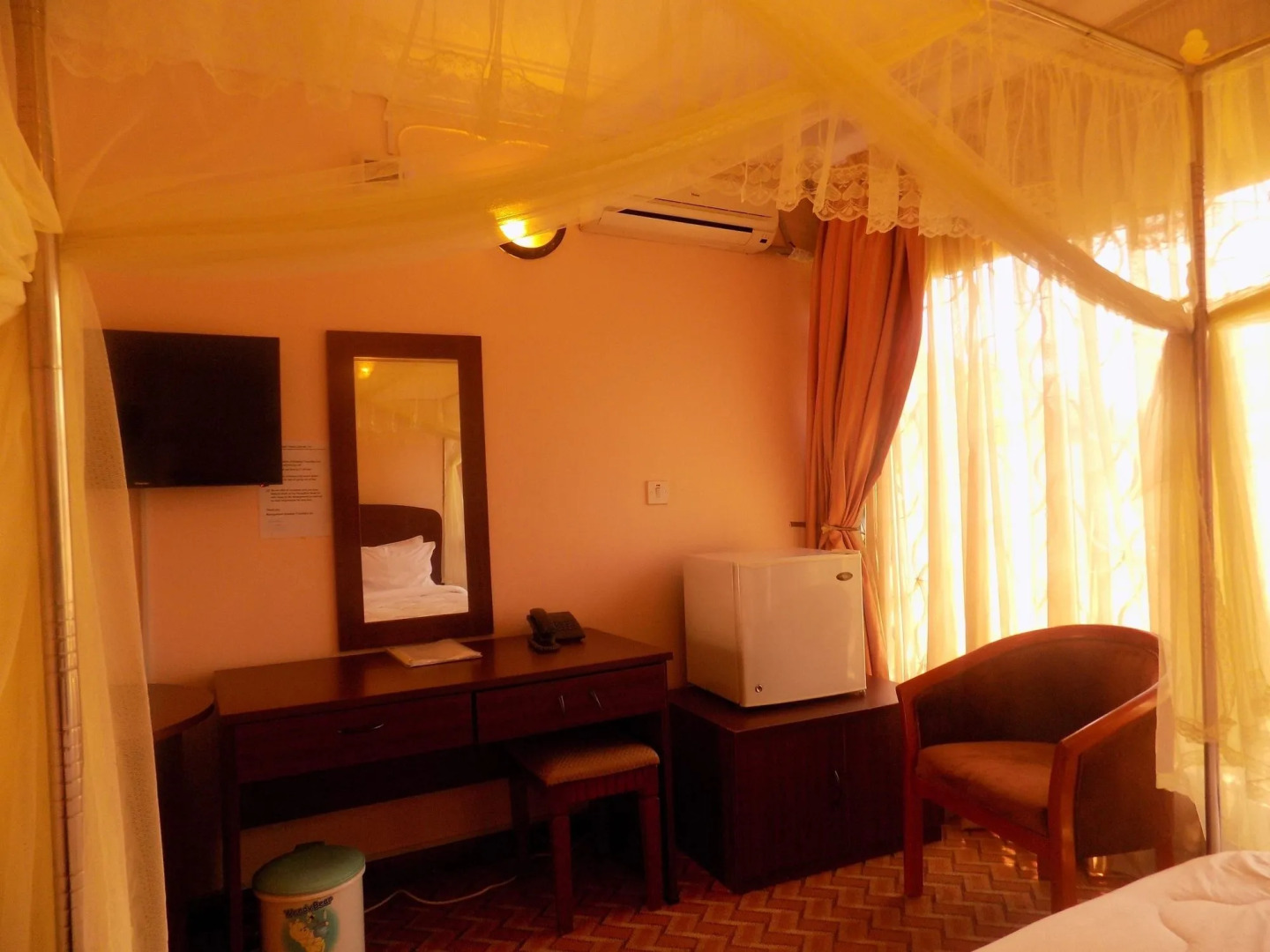 Entebbe Travelle'rs Inn