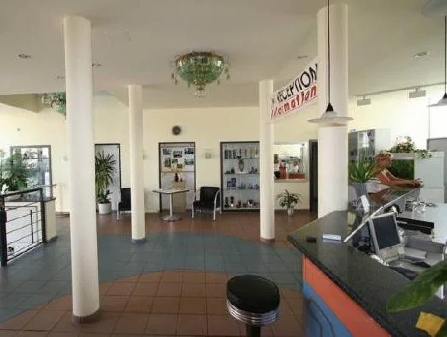 Atrium Hotel-Restaurant