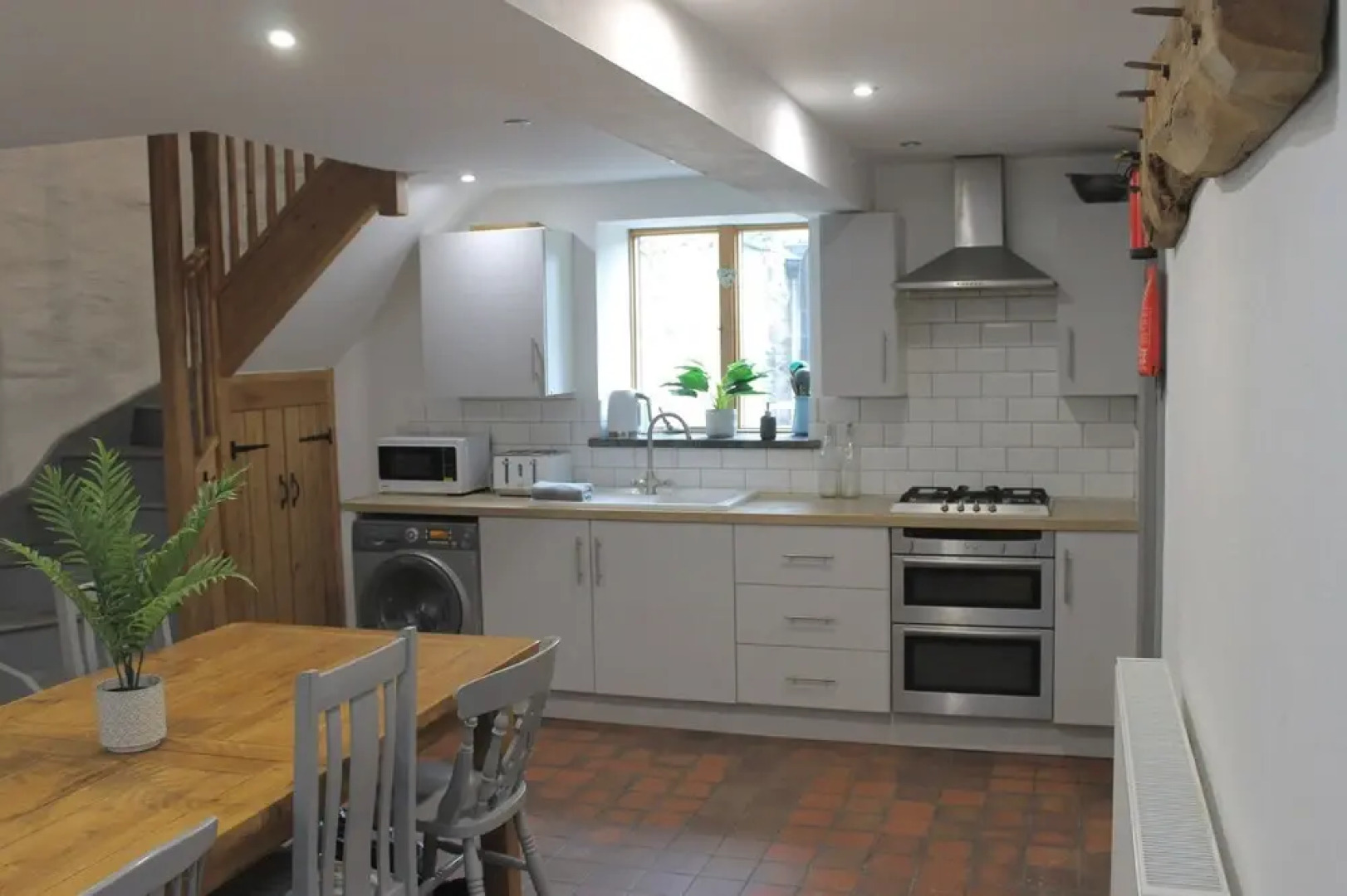 Brackendale Luxury Townhouse, hot Tub,sauna, Games