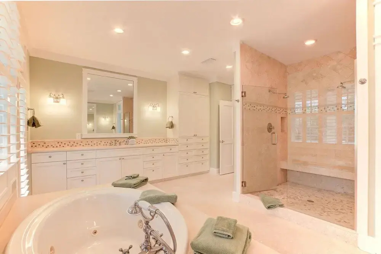 Ultimate Island Getaway - Monthly Beach Rental 4 Bedroom Home by RedAwning