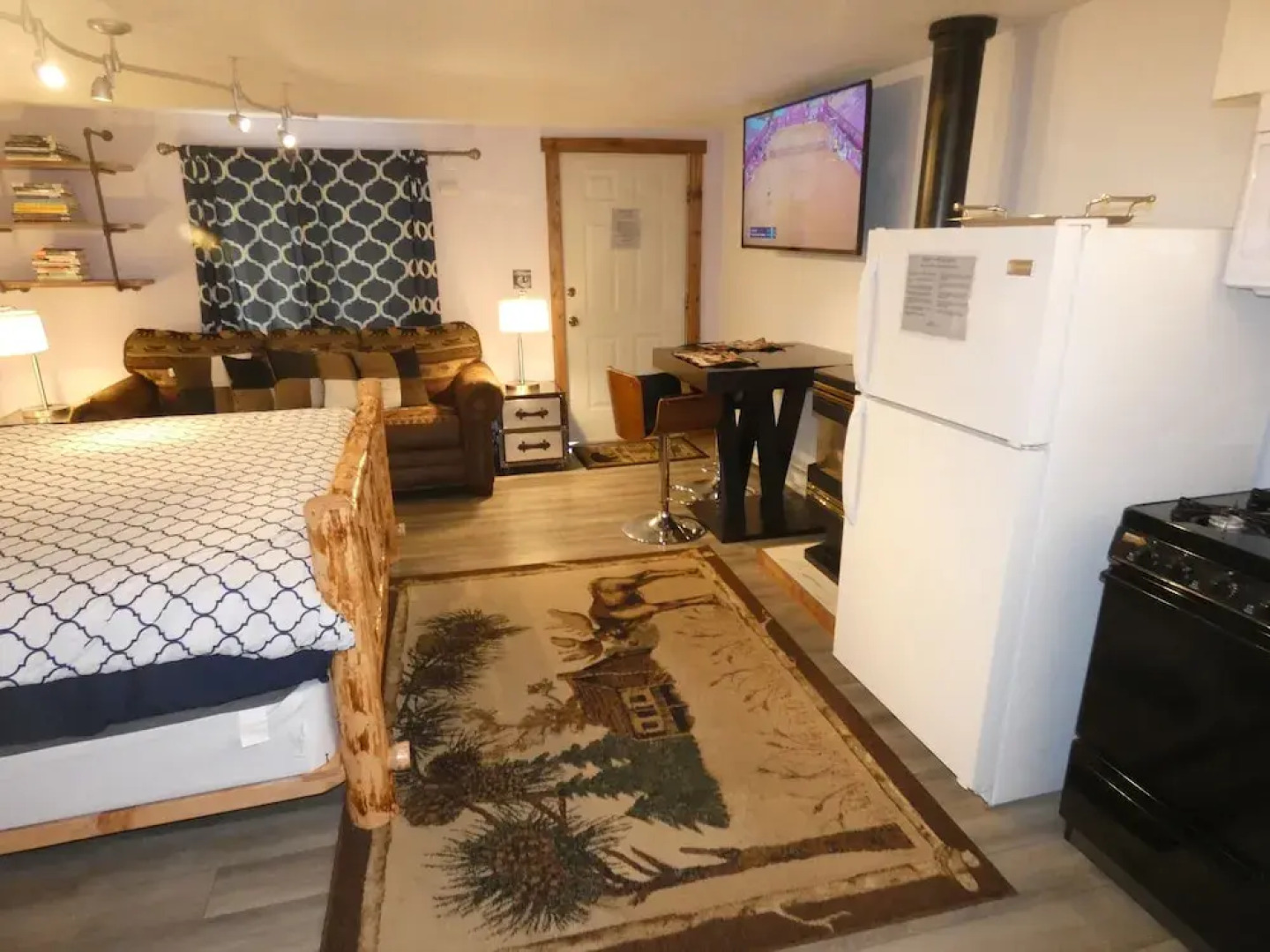 Yellowstone Motel - Adults Only