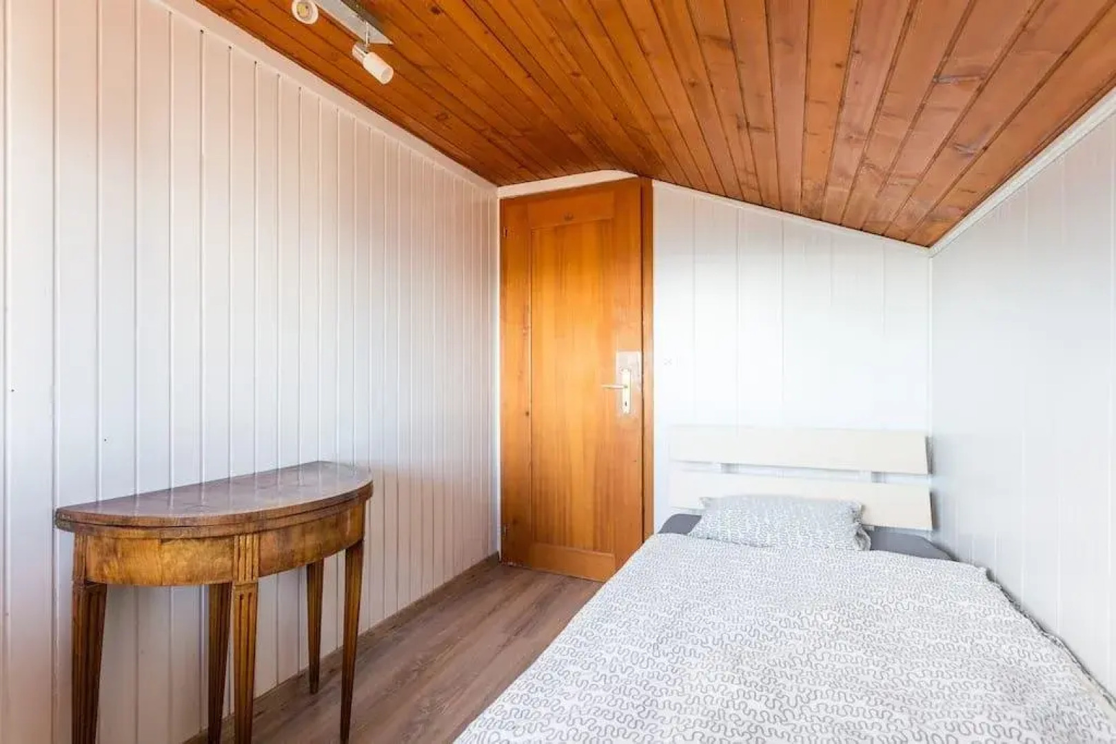 Maison au bord du lac