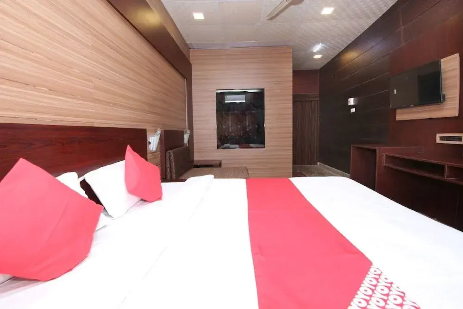 Collection O 29245 Hotel E Square