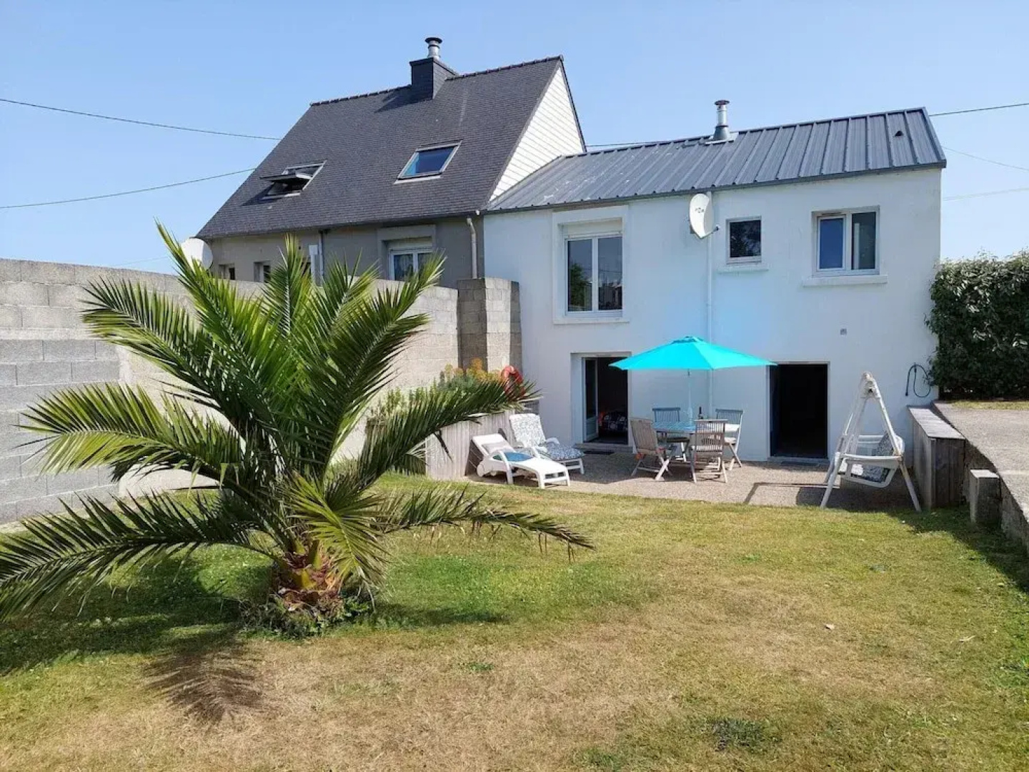 Beachfront Apartment in Plouguerneau