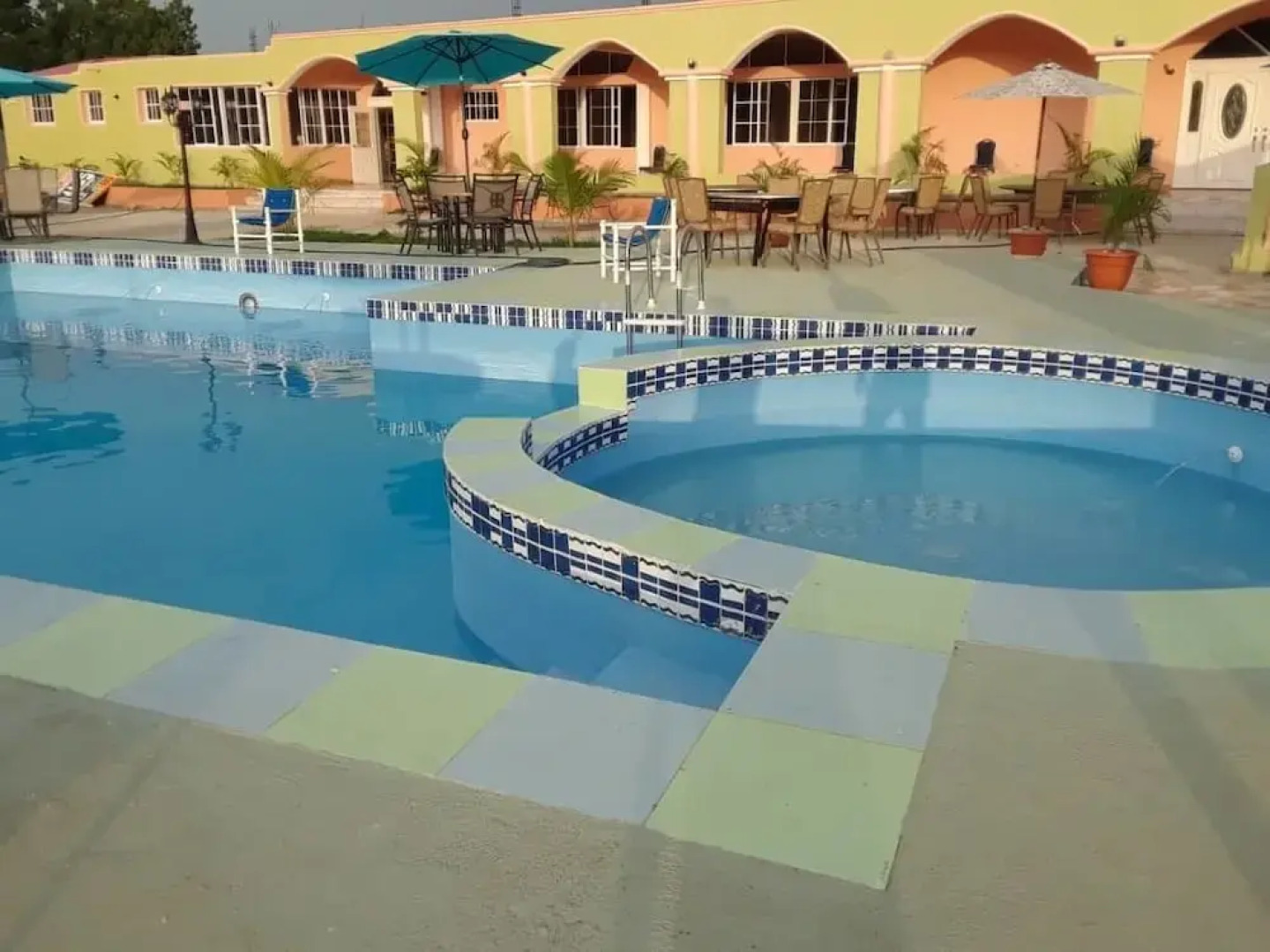 Extravaganza Resort Hotel