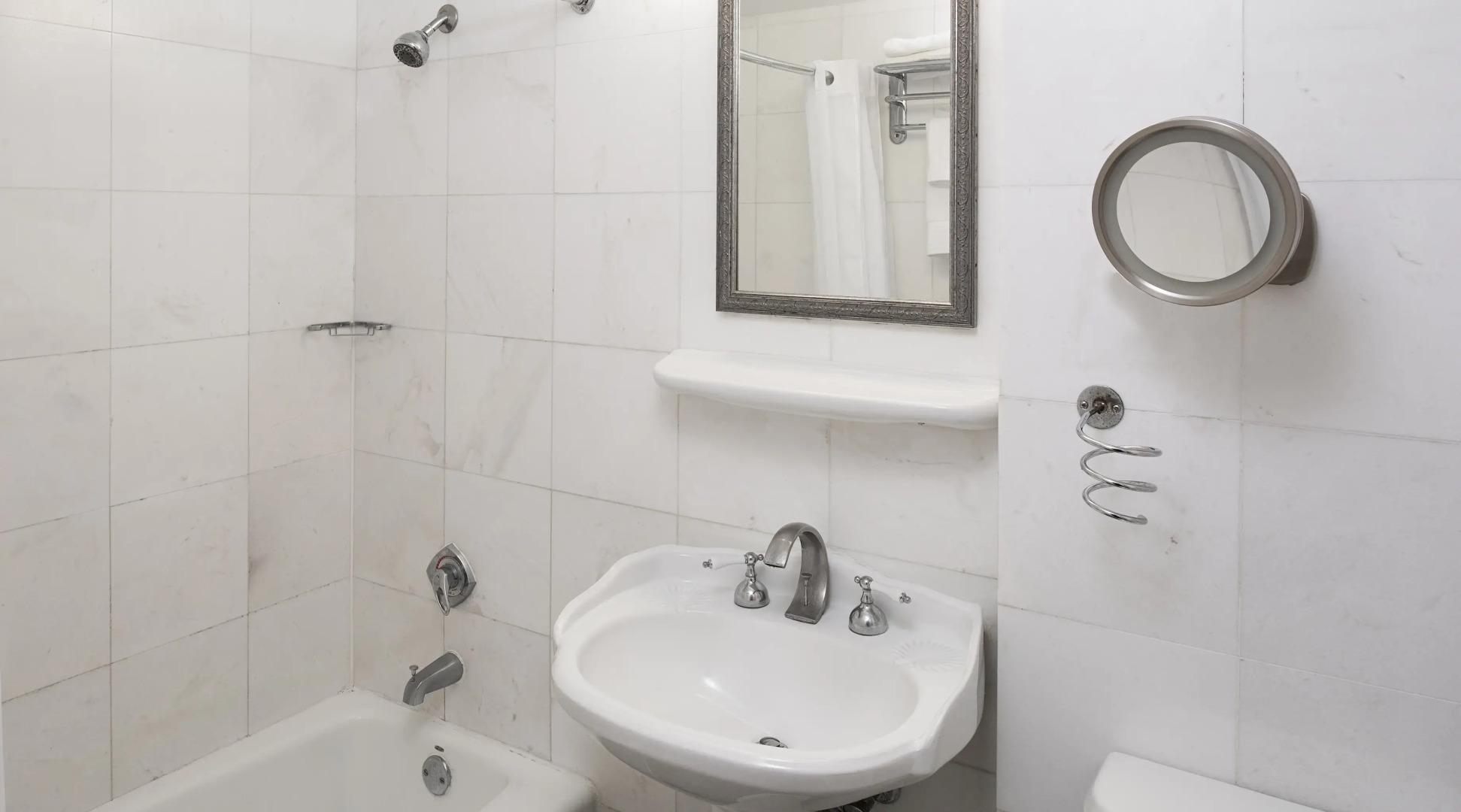 Sherry Frontenac Oceanfront Hotel