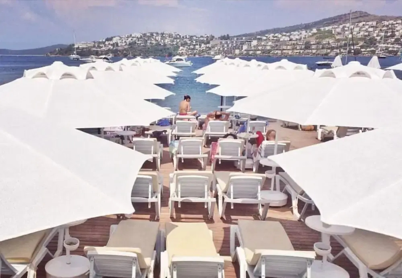 Estrella Beach Hotel