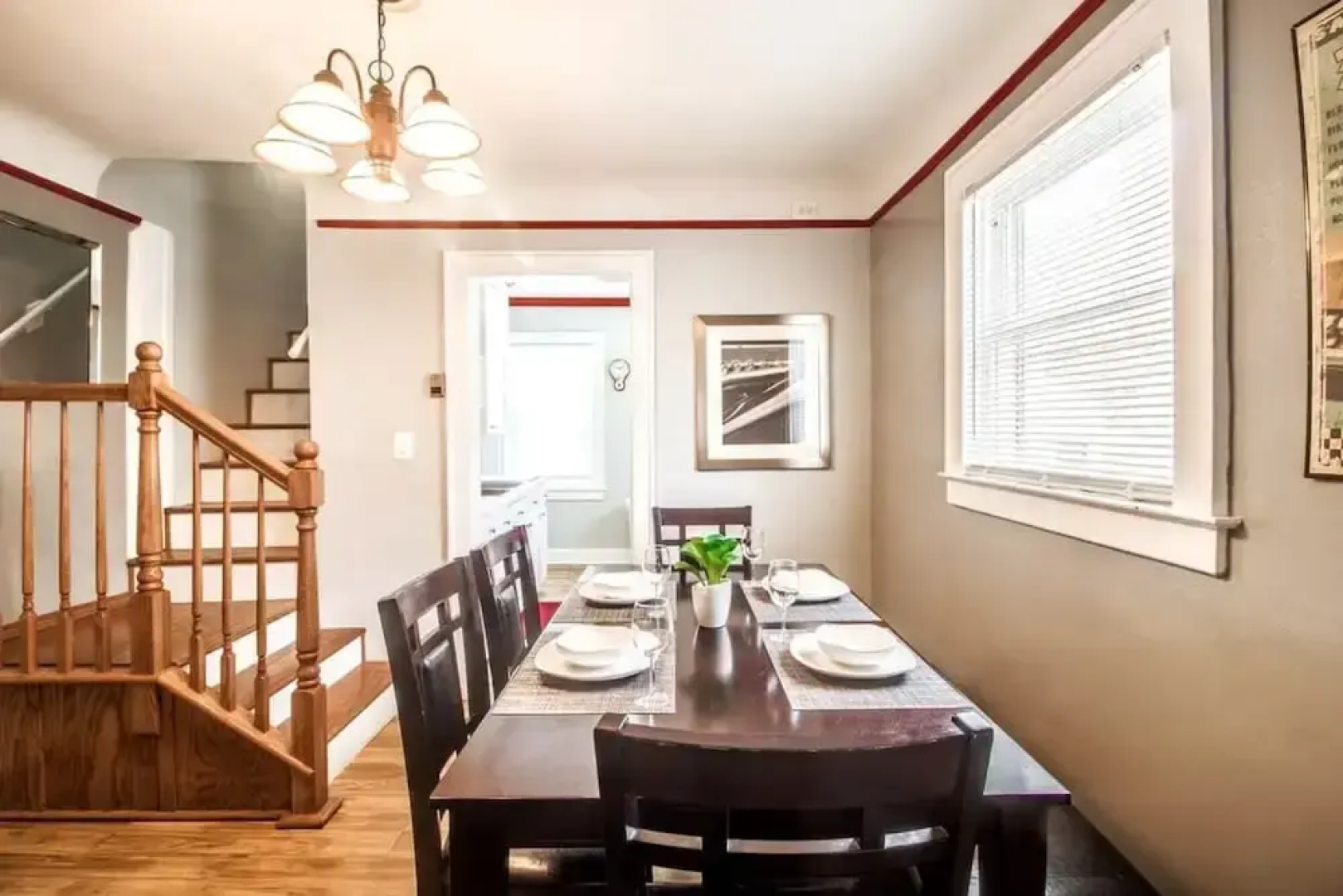 Automaniac Spot in the Heart of Pontiac 3 Beds 2 Baths