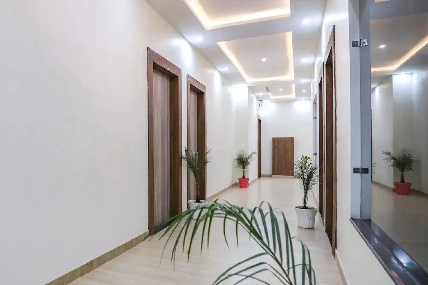 Fabhotel Jb Square Resort