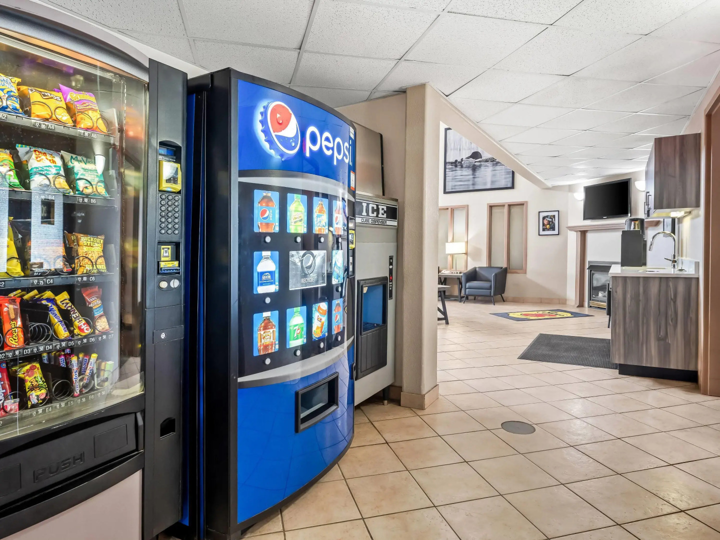 Super 8 by Wyndham Meadow Lake