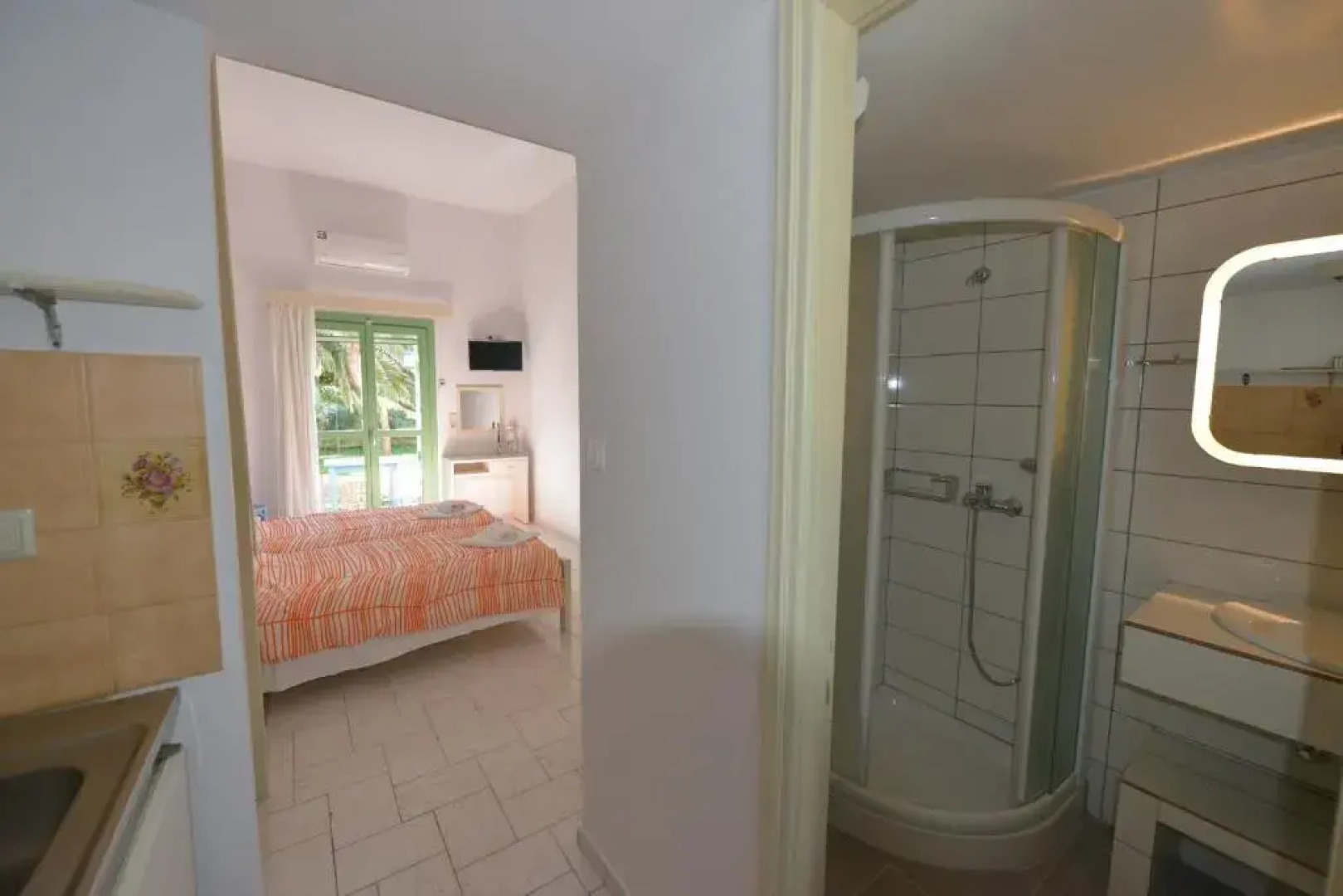 Pegasus Studios & Apartments