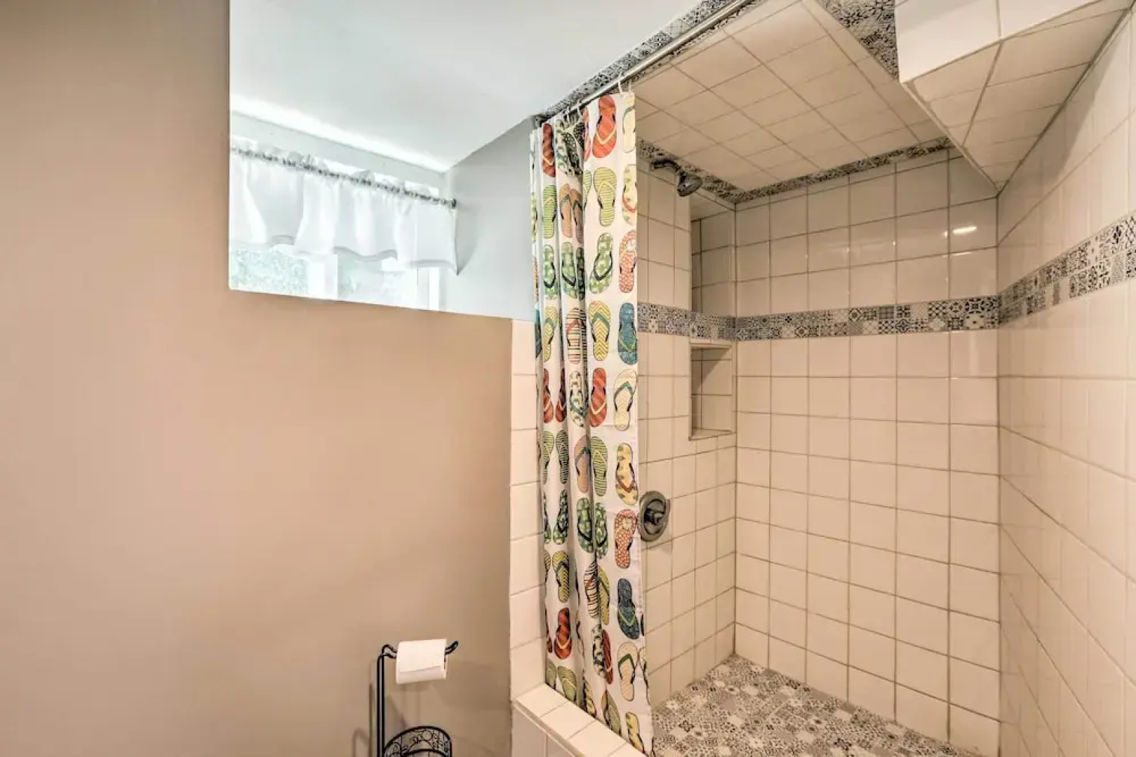 Garden-level Millburn Apt - Walk to Transit!