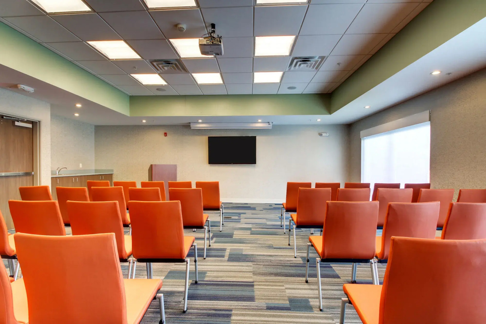 Holiday Inn Express & Suites Galesburg by IHG