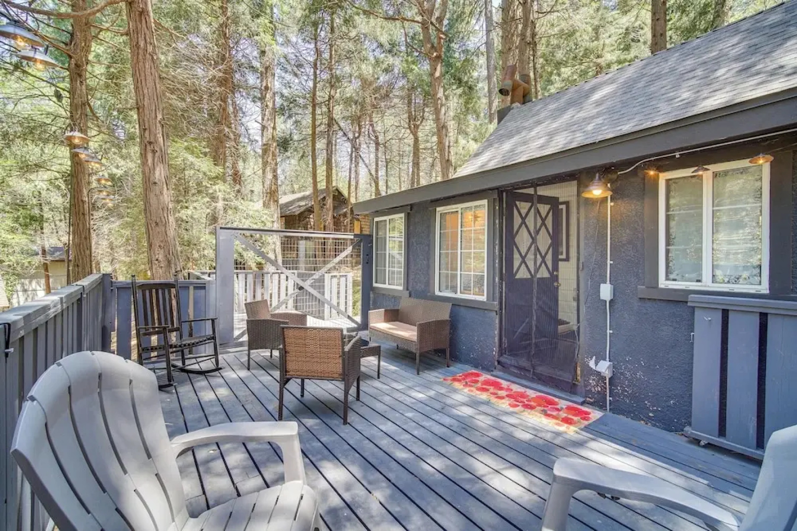 Crestline Vacation Rental, Close to Hiking Trails!