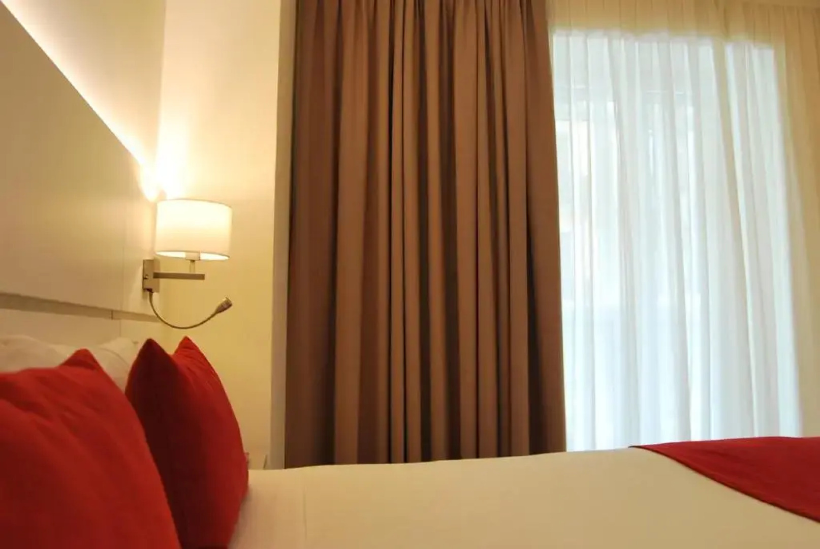 Hotel Pompaelo Plaza del Ayuntamiento & Spa