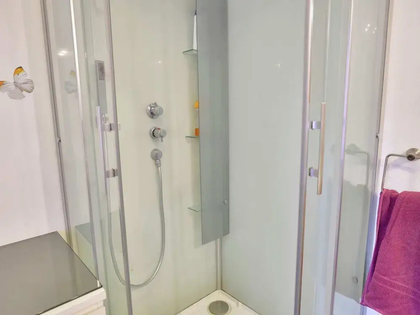 Peaceful Garden Home, Chevron