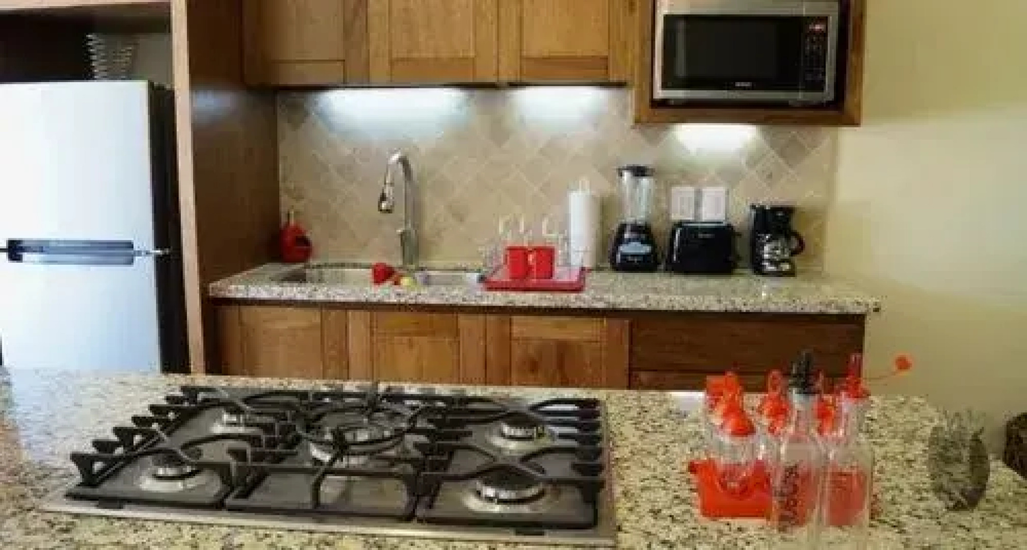 Luxury Condo V177 Romantic Zone