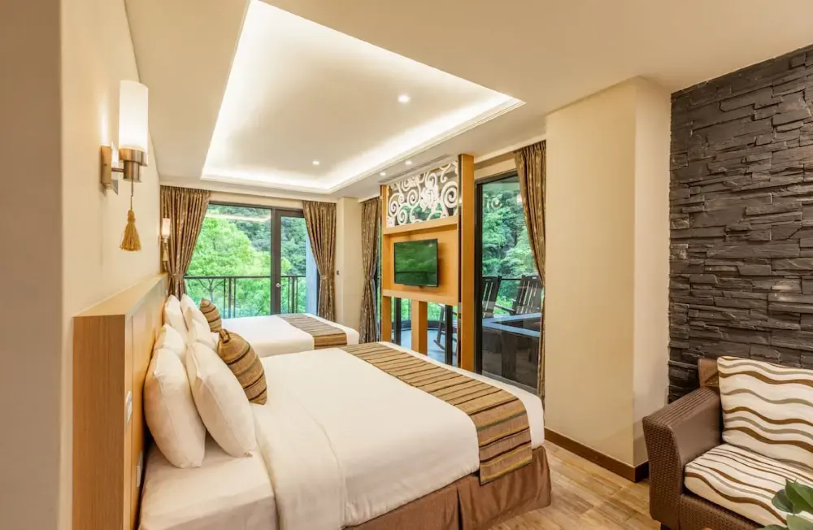 Sunrise Hot Spring Hotel