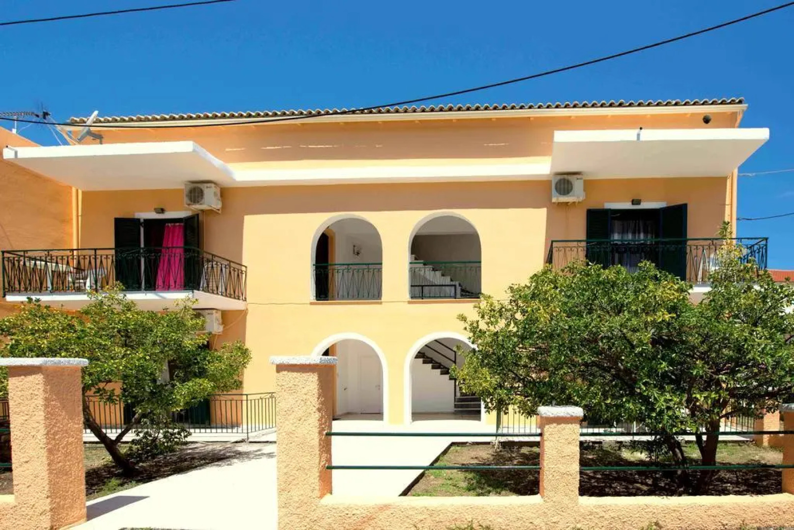 Katerina Pool Apartments