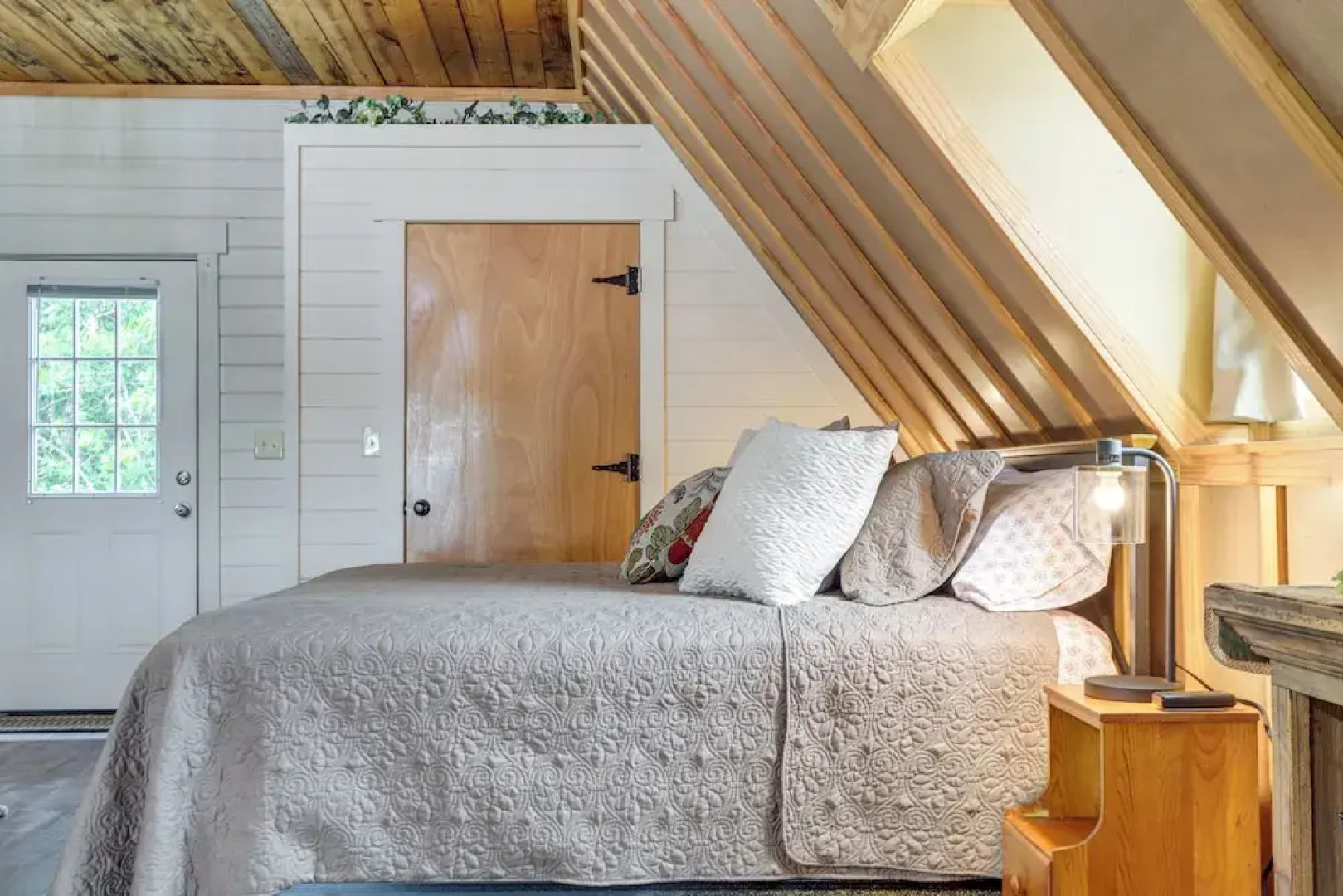 Lake Allatoona Area Studio w/ 2 Decks & Farm Views