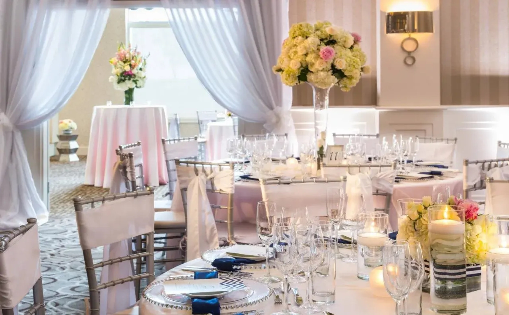 Renaissance by Marriott Boston Patriot Place Hotel