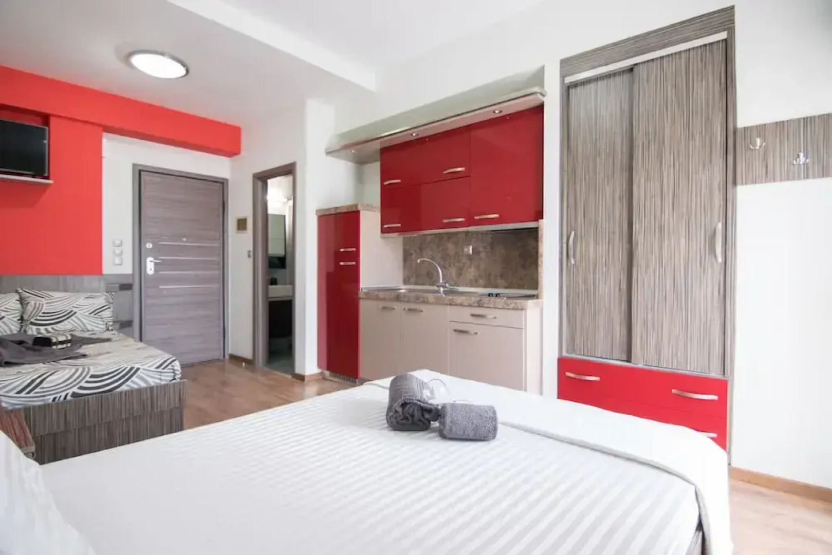 Avra Comfort Rooms- Family