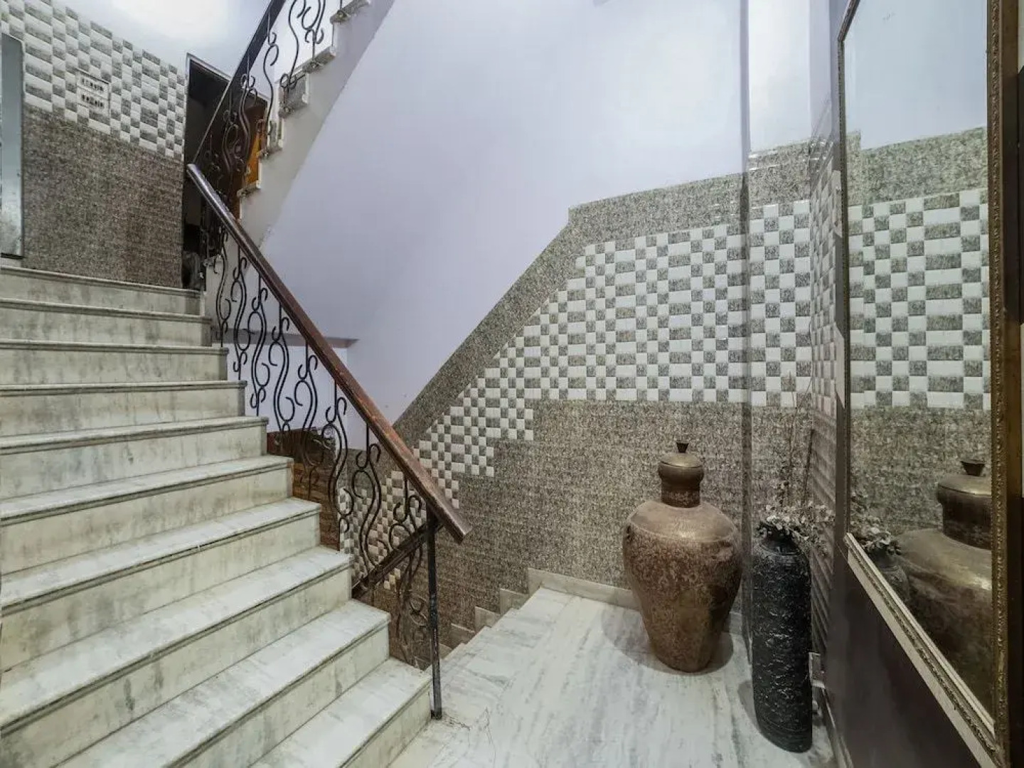 Oyo 36289 Hotel Maurvi